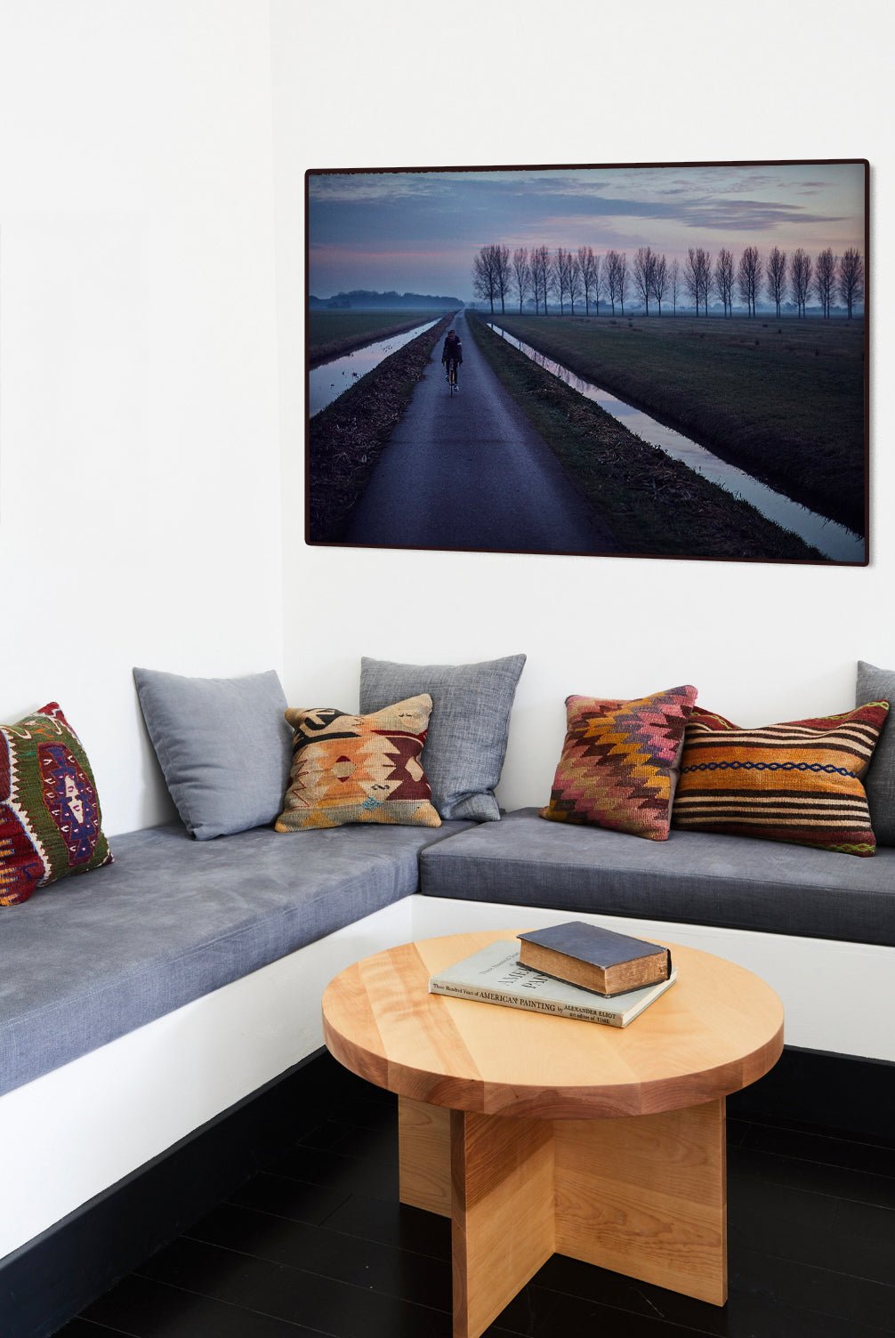 Detailfoto van de 'Purple Polders' Nederlandse wielerfotografie met een op maat gebouwde stalen fiets (gebouwd rond een jaren-80 Gazelle-frame) - wielrennen wanddecoratie door Cyclingprints.nl