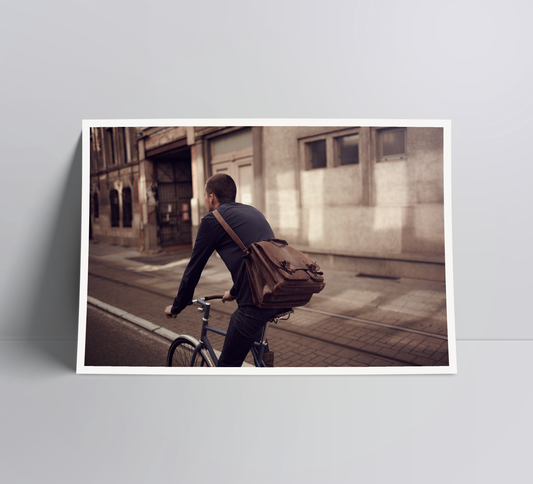 Eyecatching, Elegant, Elian - A commuter bike print