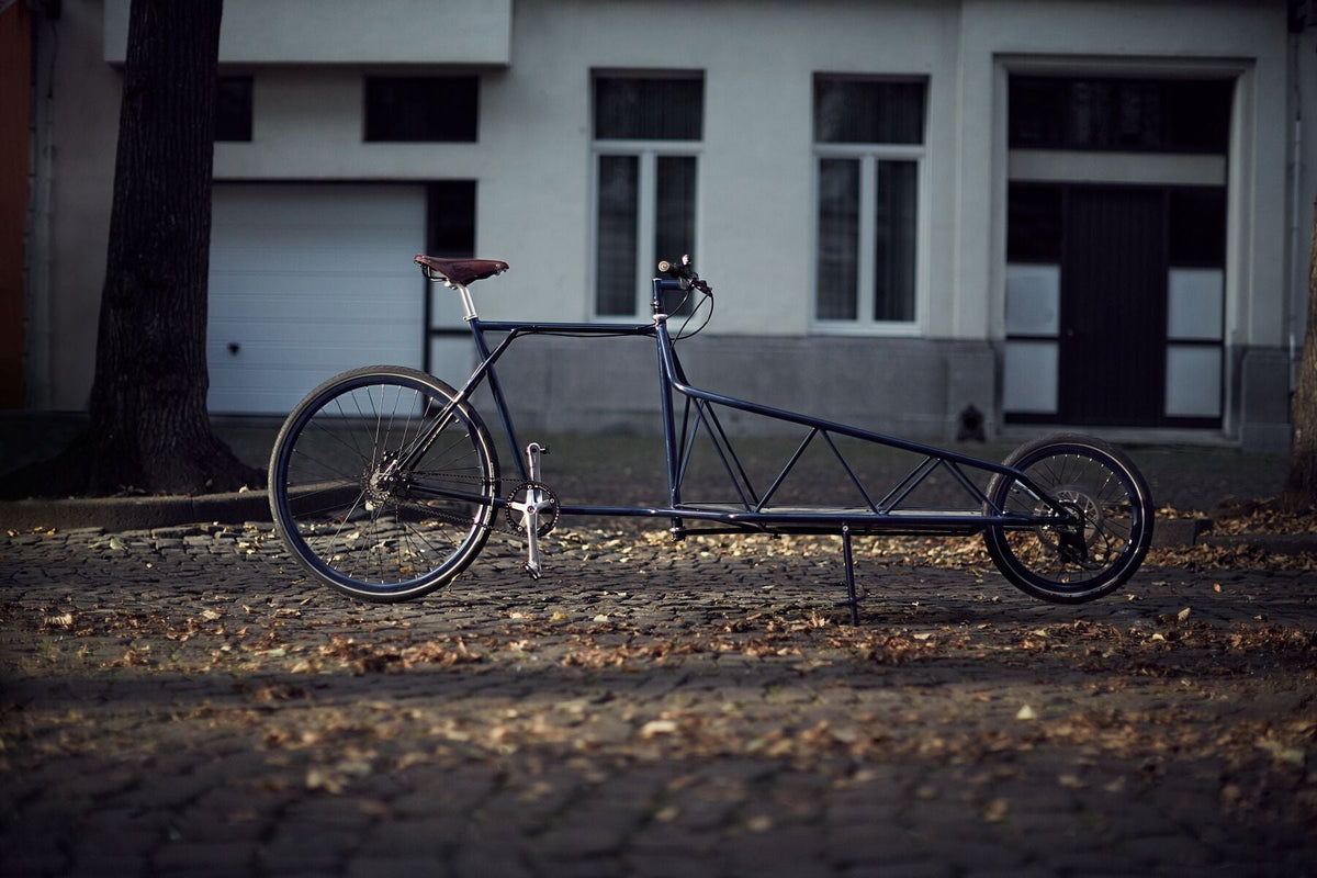 Cargo bike photography 'Attracting Attention' - Dutch cargo bike life on the bespoke Elian Cargo bike in Antwerp, fine art print by Cyclingprints.nl