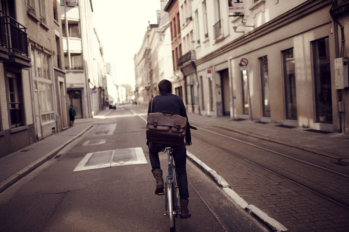 Commuter bike art 'Around Town' - captured on the bespoke Elian Commuter bike in Antwerp, fine art print by Cyclingprints.nl