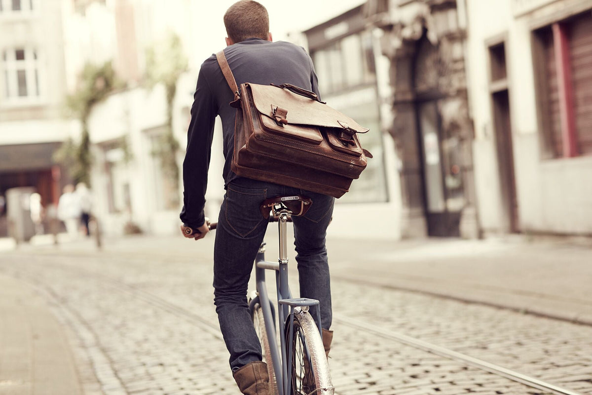 Forenzenfiets Kunst 'Making Tracks' - vastgelegd op de op maat gebouwde Elian Commuter fiets in Antwerpen, fine art print door Cyclingprints.nl