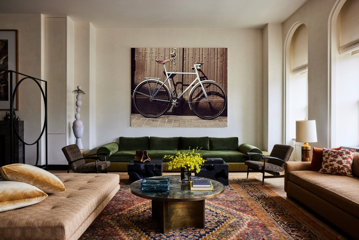 Detail shot from the 'Opening Doors' commuter bike art showing the bespoke Elian Commuter bike - cycling wall art by Cyclingprints.nl