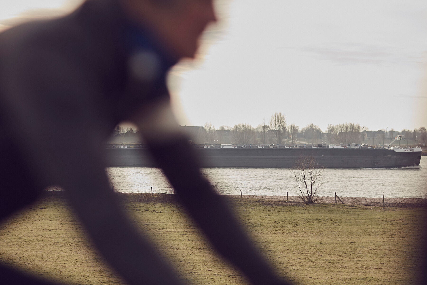 Man of Steel - Against the Waal - Cyclingprints.nl