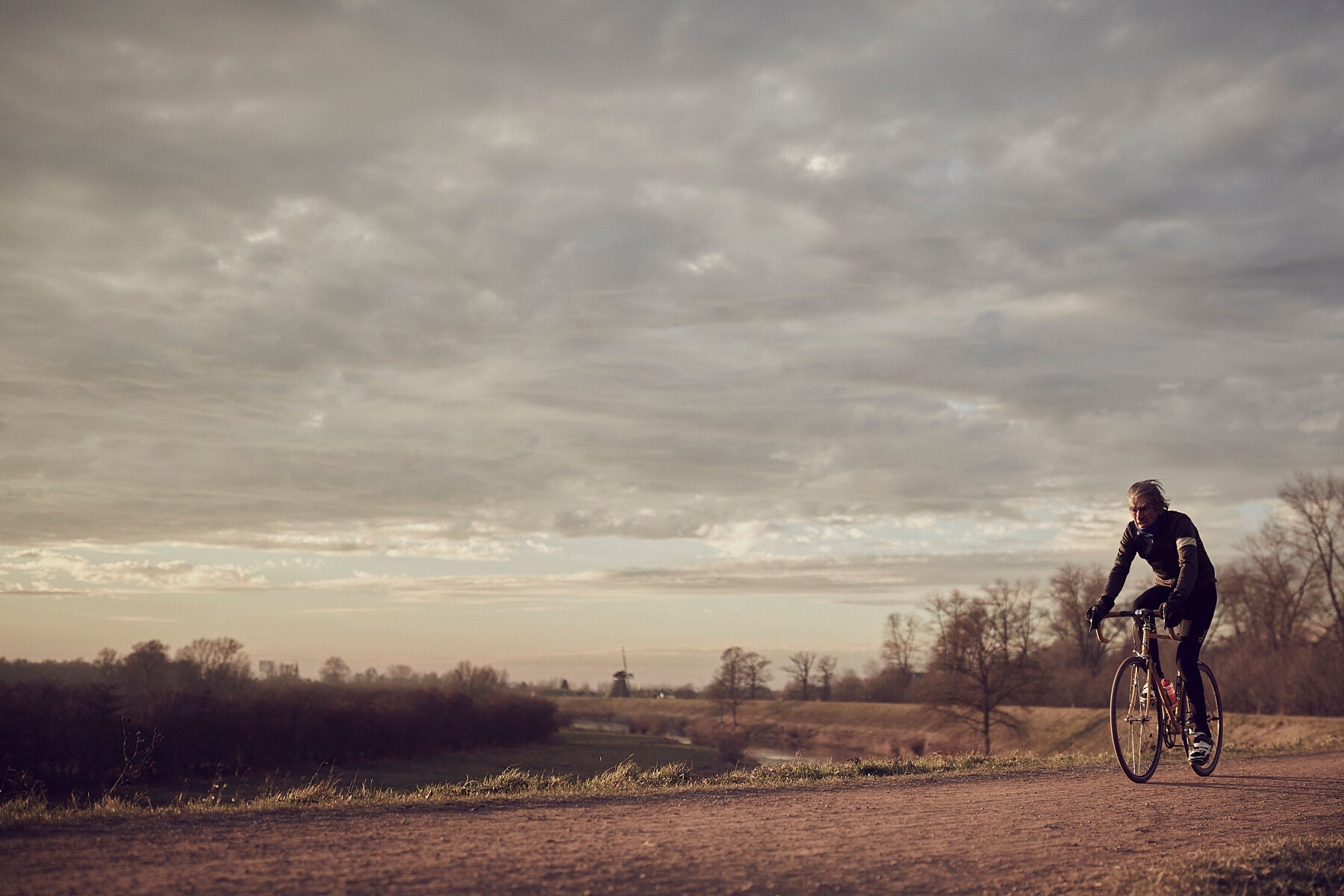 Man of Steel – Mills & Thrills | Cycling Portrait Print of Albert on His Steel Bike - Cyclingprints.nl