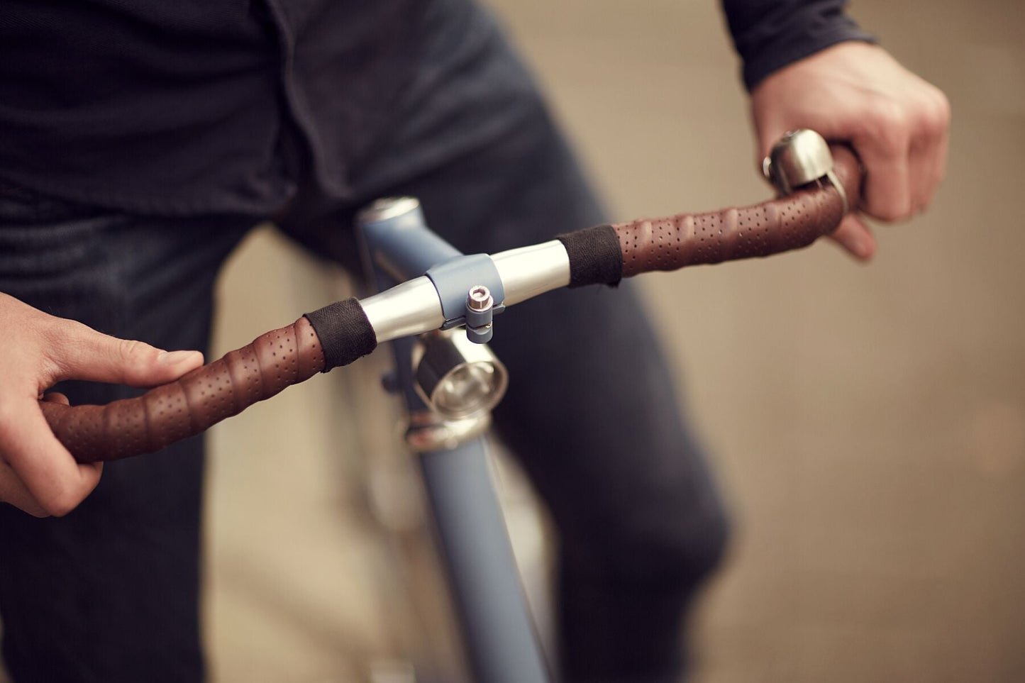 The Commuter Cycling Print - Leather bound bars - Cyclingprints.nl