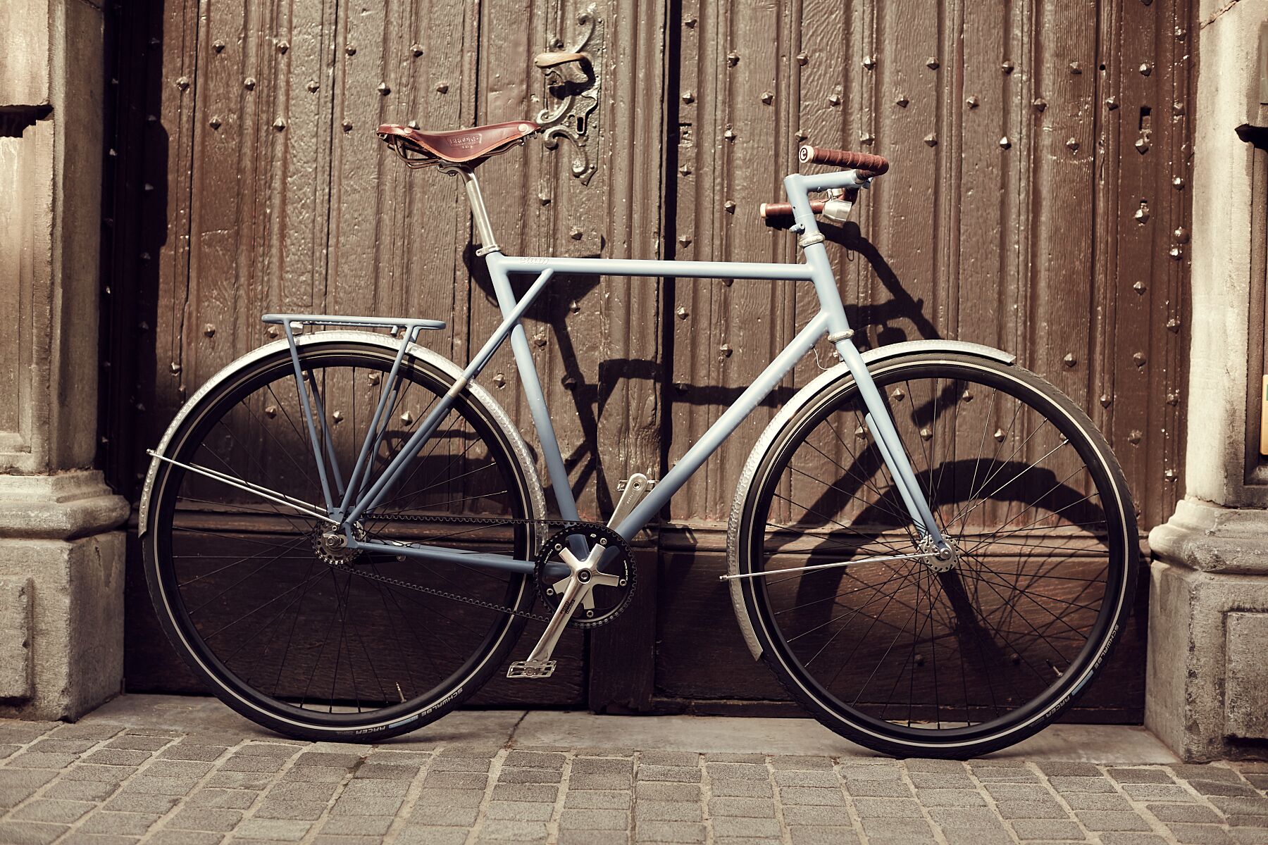 The Commuter Cycling Print - Opening Doors - Cyclingprints.nl